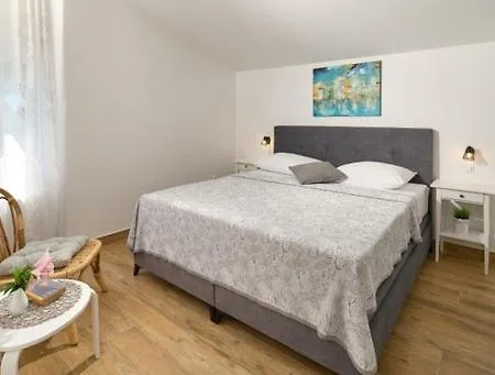Apartment Biserka *